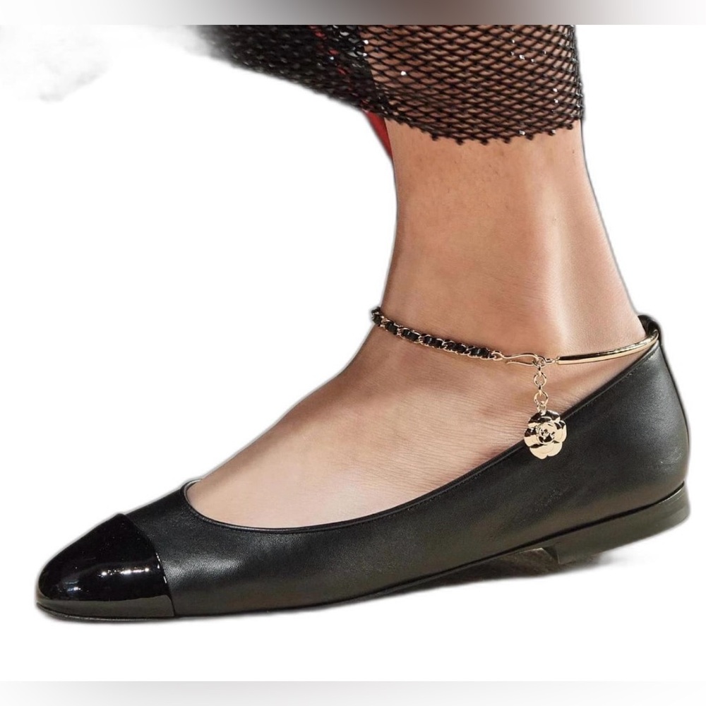 Chanel Ballet Flats Black Lambskin Patent Cap Toe Chain CC Charm Size 38 NWT - Picture 3 of 12